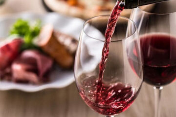 Rượu vang ăn với gì là chuẩn nhất?Cách kết hợp rượu và đồ ăn
